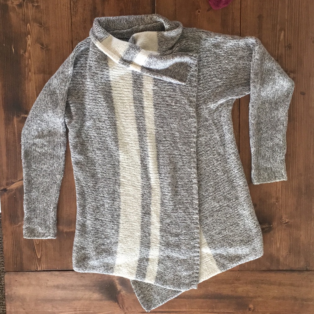 GREY AND WHITE STRIPE LONG CARDIGAN